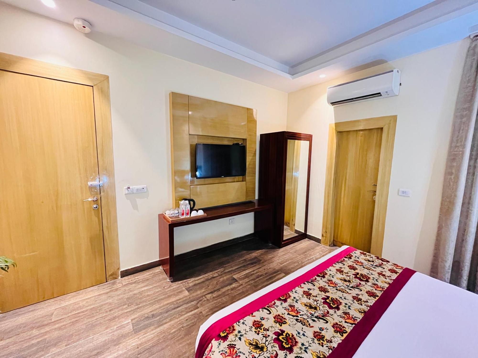 Hotel Banz Near Indira Gandhi Airport Delhi New Delhi Ngoại thất bức ảnh